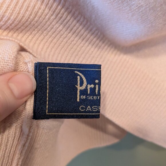 Pringle Scotland 100% Cashmere Pink Turtleneck Size Med Womens VTG 80's Sweater - Picture 8 of 15